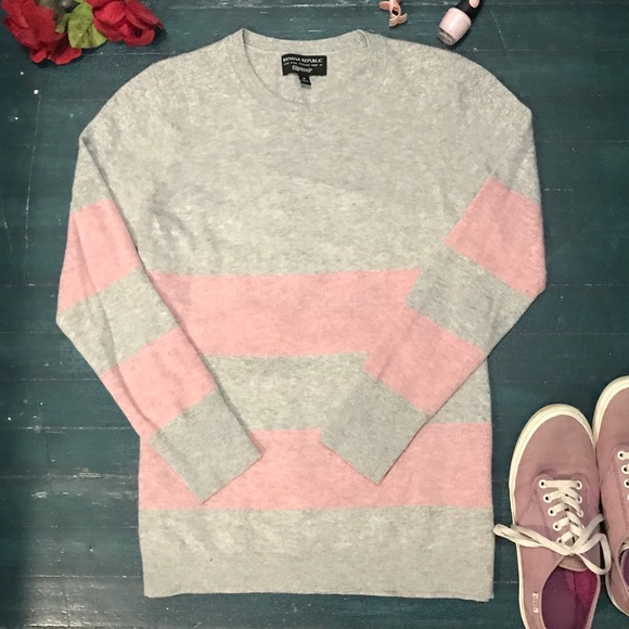 Banana Republic Sweaters - Banana Republic Cute Colorblock Sweater, Size M